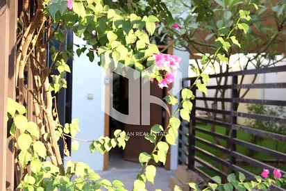 Excellent opportunity - Corner townhouse - Furnished - Freehold