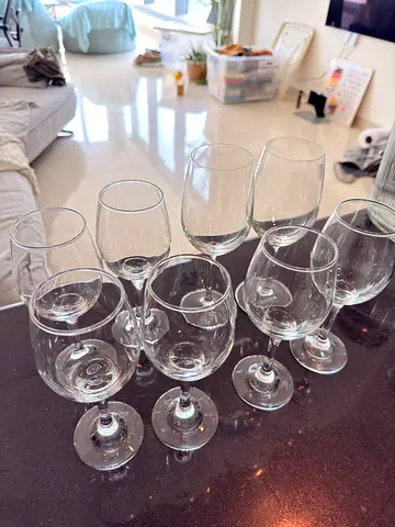Set of 8 Clear Wine Glasses - Good Condition