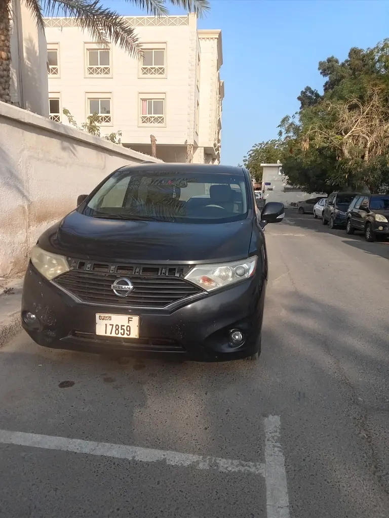 Nissan Quest 2011 — photo 1 of 6