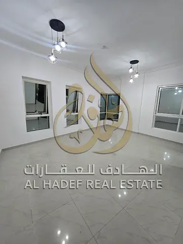 شقة ثلاث غرف وصالة للبيع في منطقة القصباء داخل برج كوين موقع مميز وفرصة استثمارية ممتازة  المميزات ثلاث غرف وصالة بمساحة واسعة تصل إلى 220 متر تصميم ع