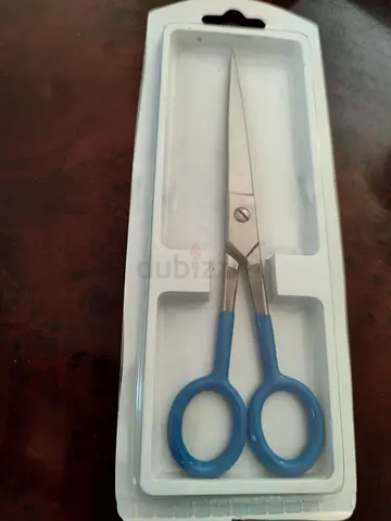 SCISSORS saloon