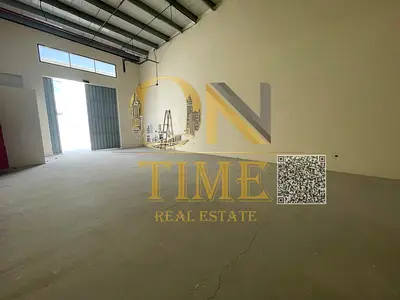 A mezzanine-level shop with excellent space, suitable for most activities | Flexible payment options | Prime location