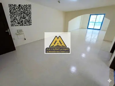 مساحة كبيرة جدا | غرفة ماستر | الشقة بها 2 حمام | بلكونه باطلالة مفتوحة | دقايق للشاطيء والكورنيش