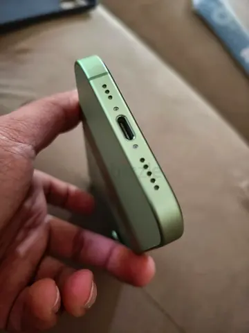 Apple iPhone 17 (green) - good condition, physical SIM, 256 GB