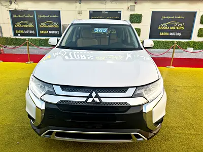 Mitsubishi Outlander  2023 Available on cash and Bank finance