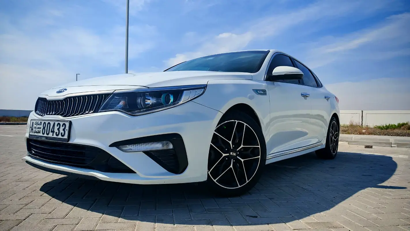 Kia Optima 2020 — photo 1 of 8