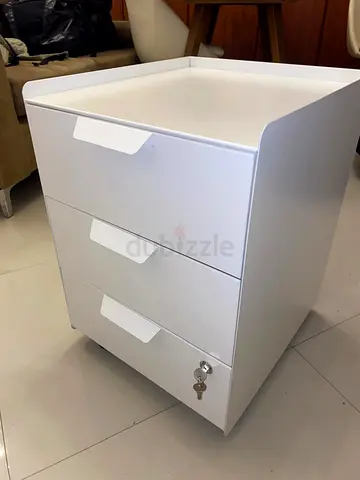 Ikea TROTTEN drawer ut/3drw/cstrs White 3-Drawer  Pedestal Cabinet - Very Good Condition