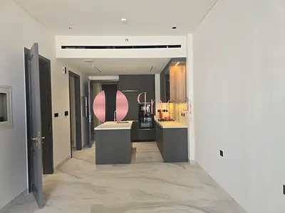 With study | Brand new | Prime location