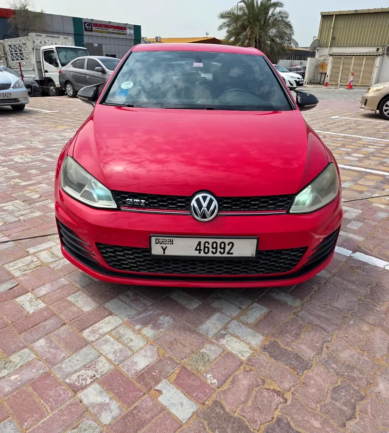 Volkswagen Golf 2016 — photo 1 of 12