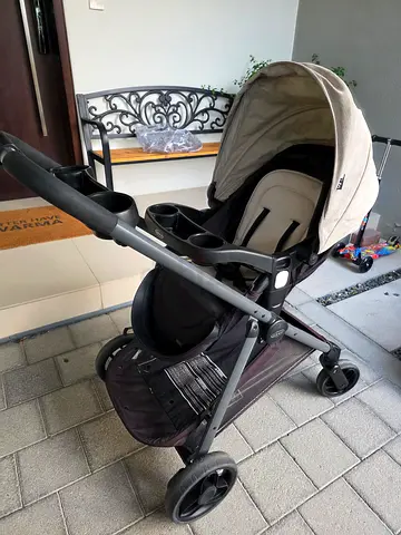 Single stroller in great condition — beige/black