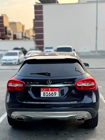 Mercedes-Benz GLA 250 2017 - American Specs