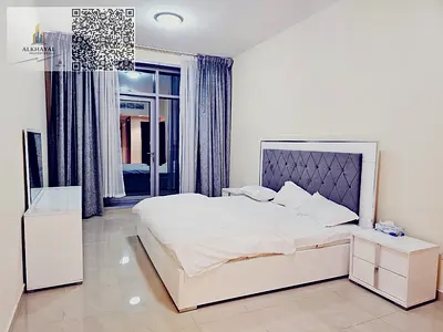 شقة غرفه نوم واحده وغرفه معيشة بإطلالة مباشره ع البحر ،  بسعر 65 درهم اماراتي سنوياً ، مساحه 1500 قدم مربع اثاث فاخر، صاله رياضيه ، مسبح ، جاكوزي ، سا
