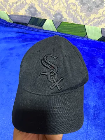 Black Embroidered Baseball Cap (Unisex) - Good Condition