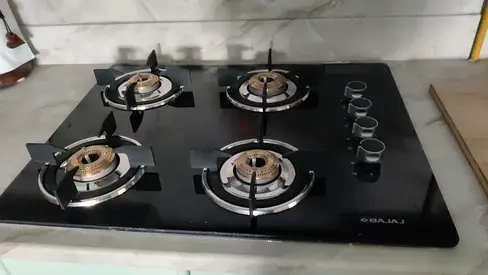 Unused Built-in 4 Burner Gas Hob (Glass Top) with Invoice