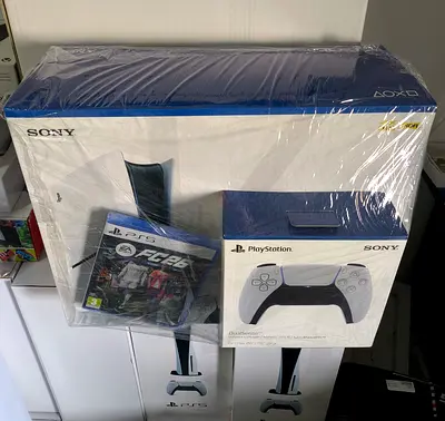 PS5 Slim Disc Bundle with Extra Controller  FC 26