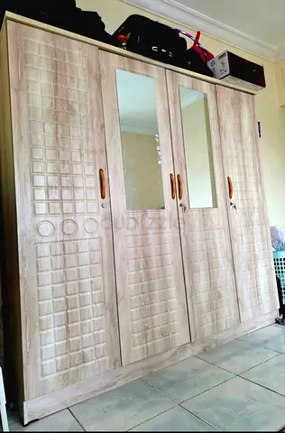 4-Door Wardrobe with Mirrors - Light Wood Finish