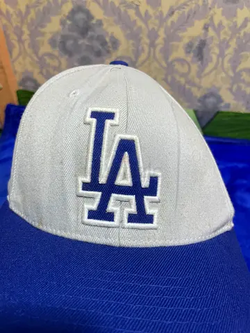 LA Dodgers baseball cap - blue and white snapback