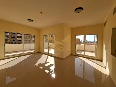 Spacious 1 Bedroom | Vacant | Beach View