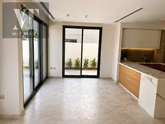 Corner Unit | Close to Pool &amp; Park | Single Row