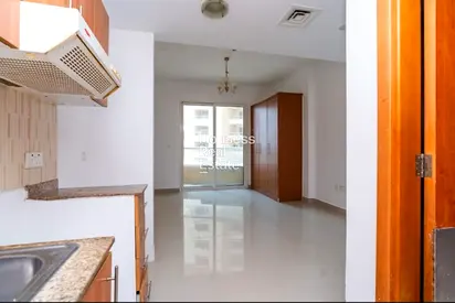 VACANT | LAKE VIEW | MID FLOOR