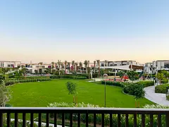 Single Row | Bigger Plot | On the Park