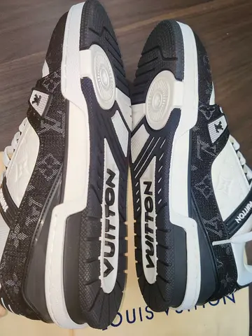 LOUIS VUITTON LV Trainer Sneakers in Black and White, Size 44, Shoes for Men