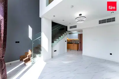 Front And Back Gardens | Spacious | End Unit