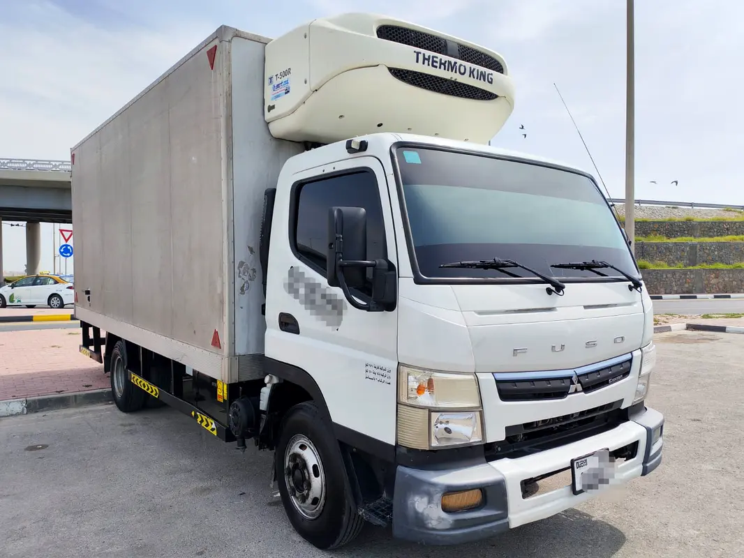 Mitsubishi Canter 2020 — photo 1 of 7