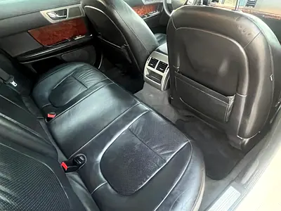 صورة 8 لـ 2010 Jaguar XF