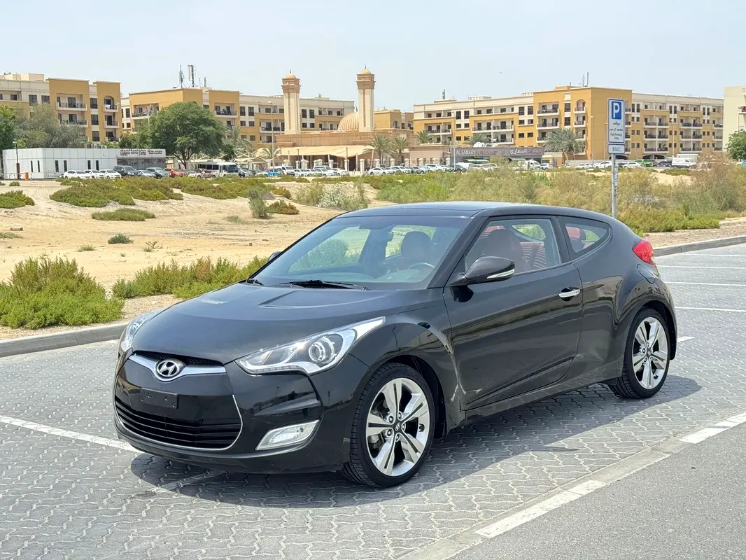 Hyundai Veloster 2017 — photo 1 of 15