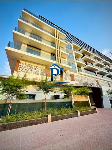 ELEGANT | 2BHK | BALCONY | POOL | GYM | PARKING | ONLY FAMILY