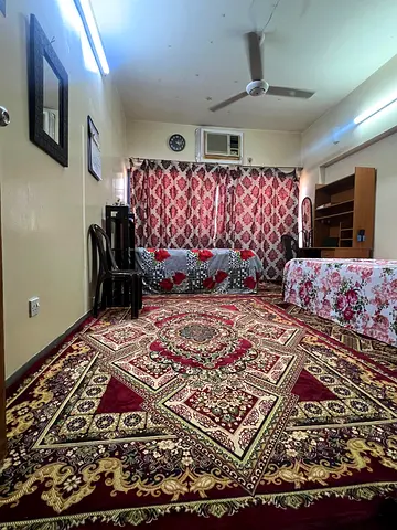 SHARING MASTERROOM IN OUD METHA FOR AN EXECUTIVE CHRISTIAN LADY