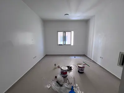 غرفه وصاله _المويهات 3 عجمان _تكييف مركزي _صيانه فري _غرفه ماستر