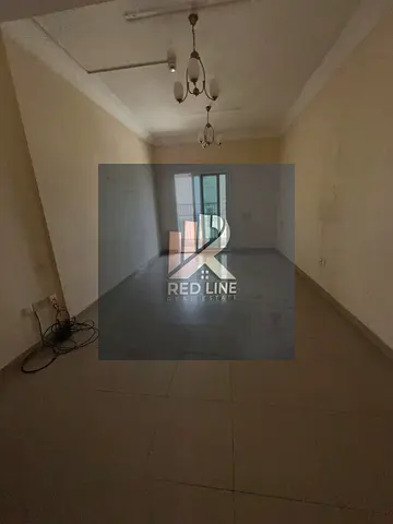 🏙️ لقطة القاسمية: أكبر غرفة وصالة على الشارع الرئيسي + 2 حمام + تأمين 2000 فقط!