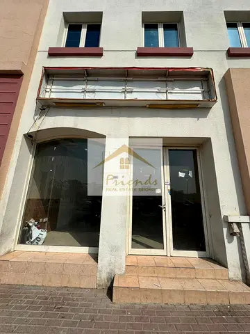 Vacant Shop | Open View | Park facing