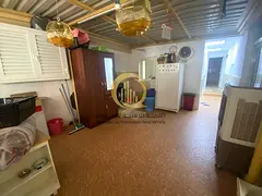 The house is on the main street in the Sabkha area, opposite Al-Nakhilat The house area is 5292 squa