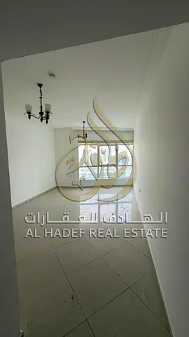 شقة واسعة بثلاث غرف نوم + غرفة للخادمة + مخزن | الخان | إطلالة على البحر | قسطين