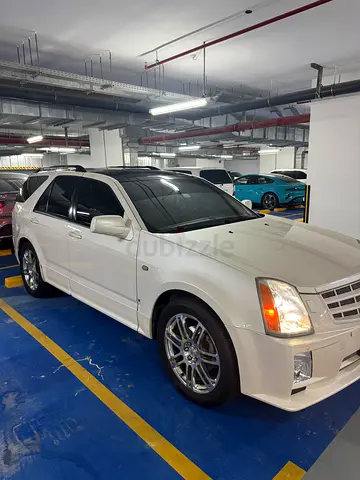 Cadillac SRX 2009 VERY LOW mileage GCC