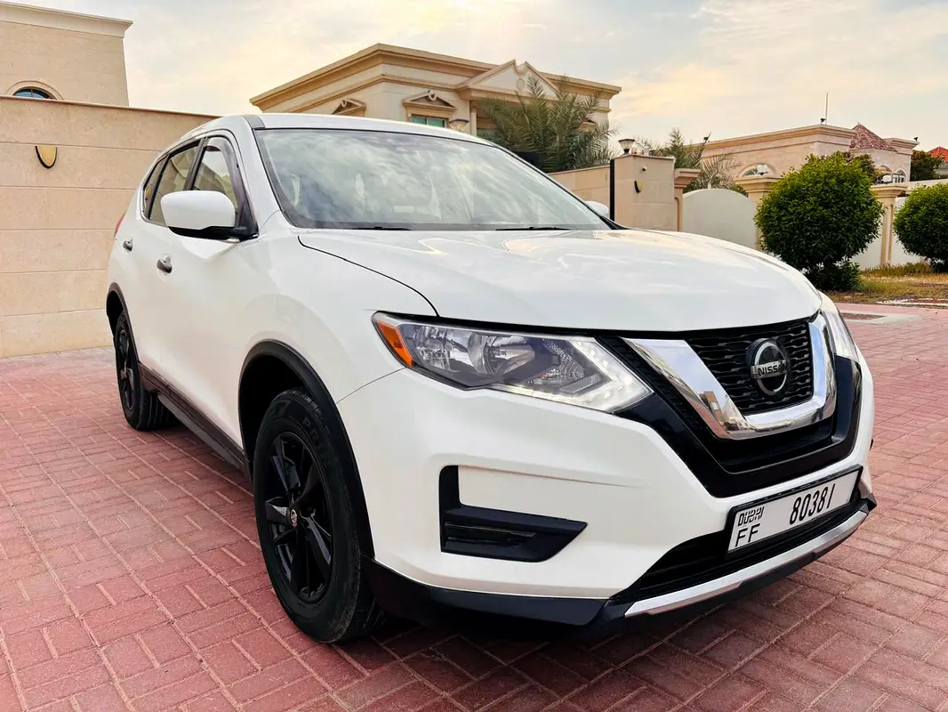 Nissan Rogue 2019 — photo 1 of 17