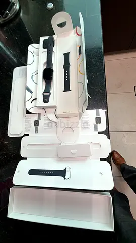 Apple Watch Series 8 with Extra Straps — Good Condition, Original Box