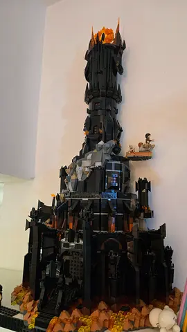 LEGO/Barad-dûr Tower Building Set (assembled)