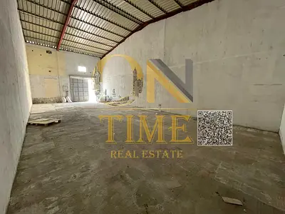 A mezzanine-level shop with excellent space, suitable for most activities | Flexible payment options | Prime location