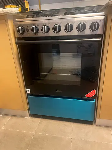 Midea freestanding gas cooker with oven - good condition