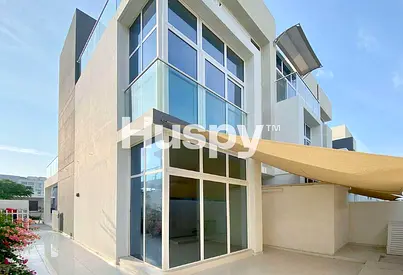 Vacant | Open Kitchen | Corner Townhouse