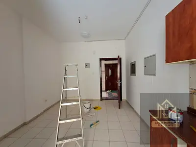 Cheap price studio/ neat and clean/ prime location near bus station