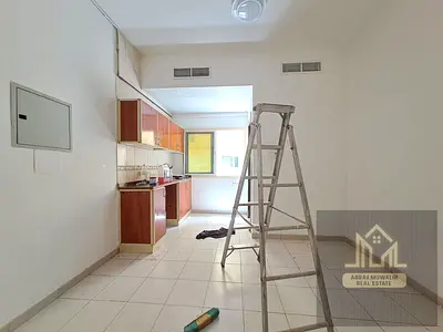 Cheap price studio/ neat and clean/ prime location near bus station