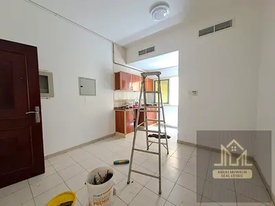 Cheap price studio/ neat and clean/ prime location near bus station