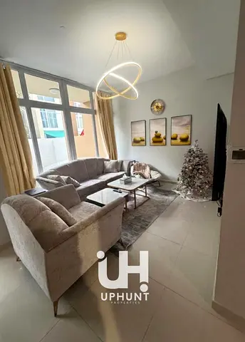 فيلا مفروشة من 3 غرف نوم | أفنسيا | إطلالة خاصة على الحديقة