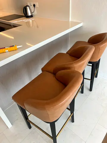 Set Tan Leather Bar Stools with Backrest and Metal Frame