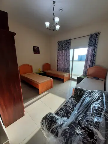 غرفه لشباب فقط بالبرشا قريبه علي مول الامارات سكن مميز نظيف وهادي